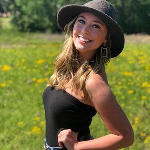 Meet your Posher, Katie